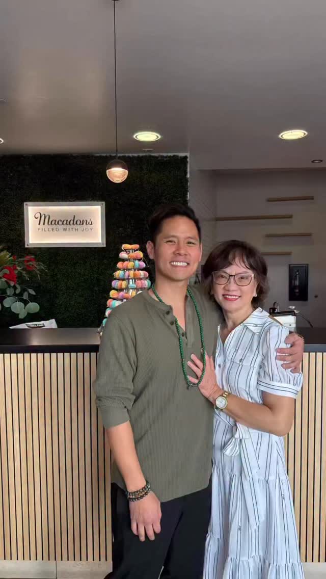 @macadons opening in Bellevue 🎉
3-2-1 ✂️ And a hug from mom.
Michael, owner of Macadons, is a small business owner’s best friend. He is caring, generous, and goes out of his way to show up for and support so many small businesses throughout the Greater Seattle area.
We wouldn’t have missed the opening of his new location inside @lexusbellevue!
Join us in expressing appreciation for Michael and Macadons ❤️
#SpendLikeItMatters #bellevuewa #seattledesserts #intentionalist #seattlesmallbusiness #smallbusinesseveryday