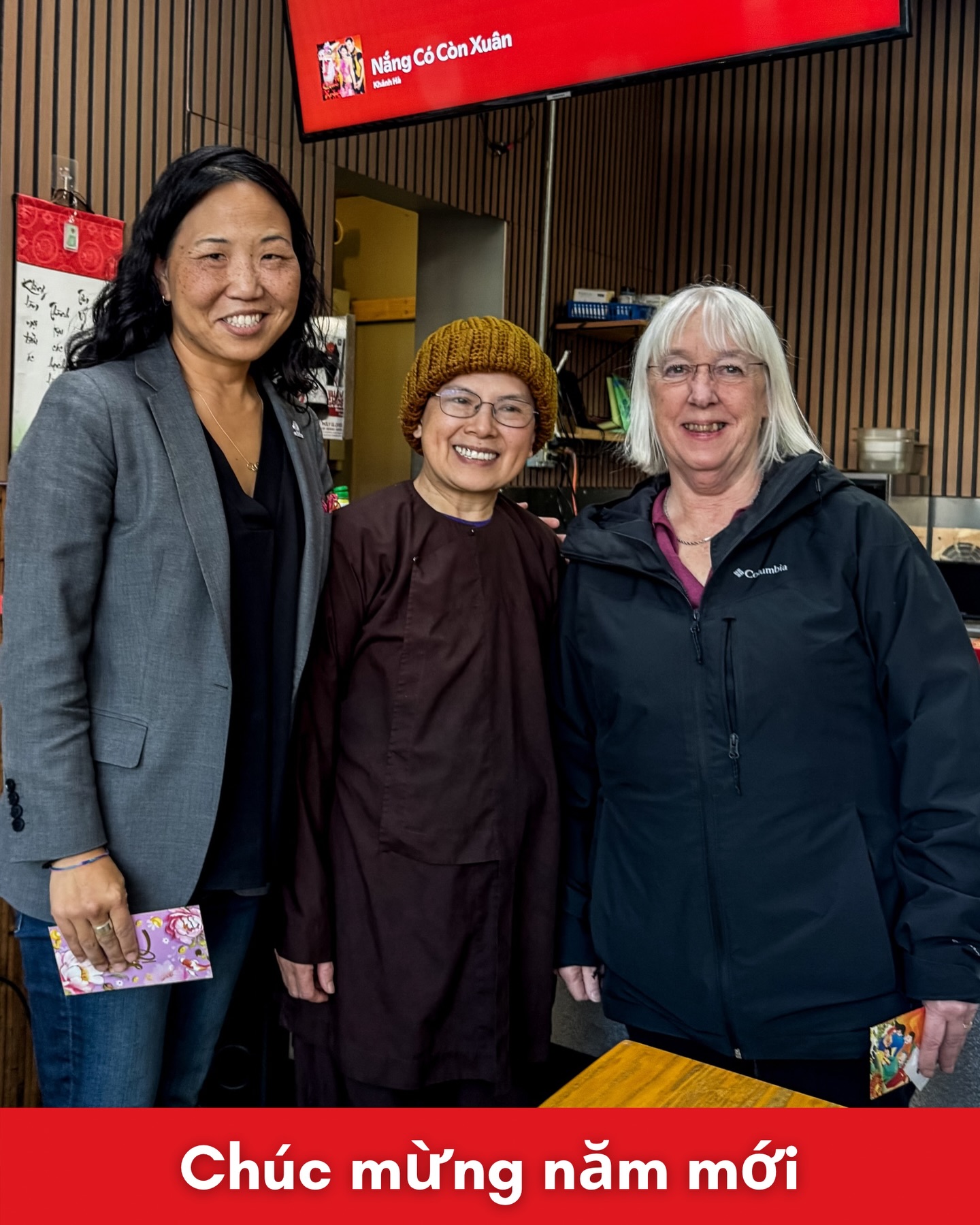 Chúc mừng năm mới 🧧

We celebrated the first day of the Year of the Fire Horse with Thanh-Nga Nguyễn of @chuminhtofu and @senpattymurray.

Thanh-Nga shared her resolve as a small business owner even as she conveyed the need for more coordinated support for small businesses alongside care and compassion for those in need.

The Year of the Fire Horse is about bold action. #SpendLikeItMatters.

#seattlesmallbusiness #yearofthefirehorse #smallbusinesseveryday
