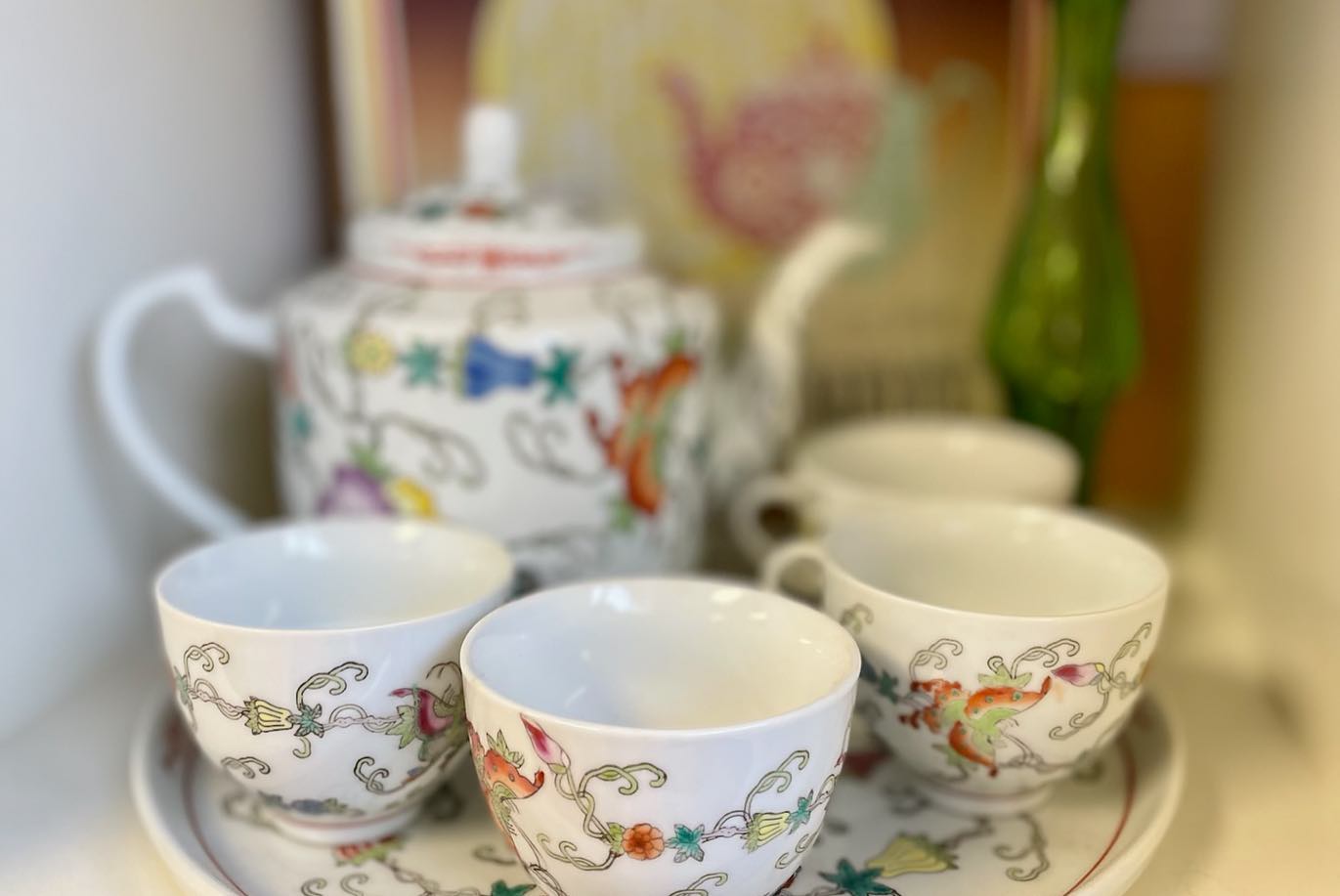 A tea set from Great Eastern Vintage