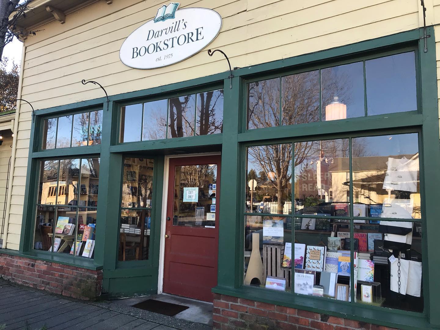 Darvill's Bookstore exterior