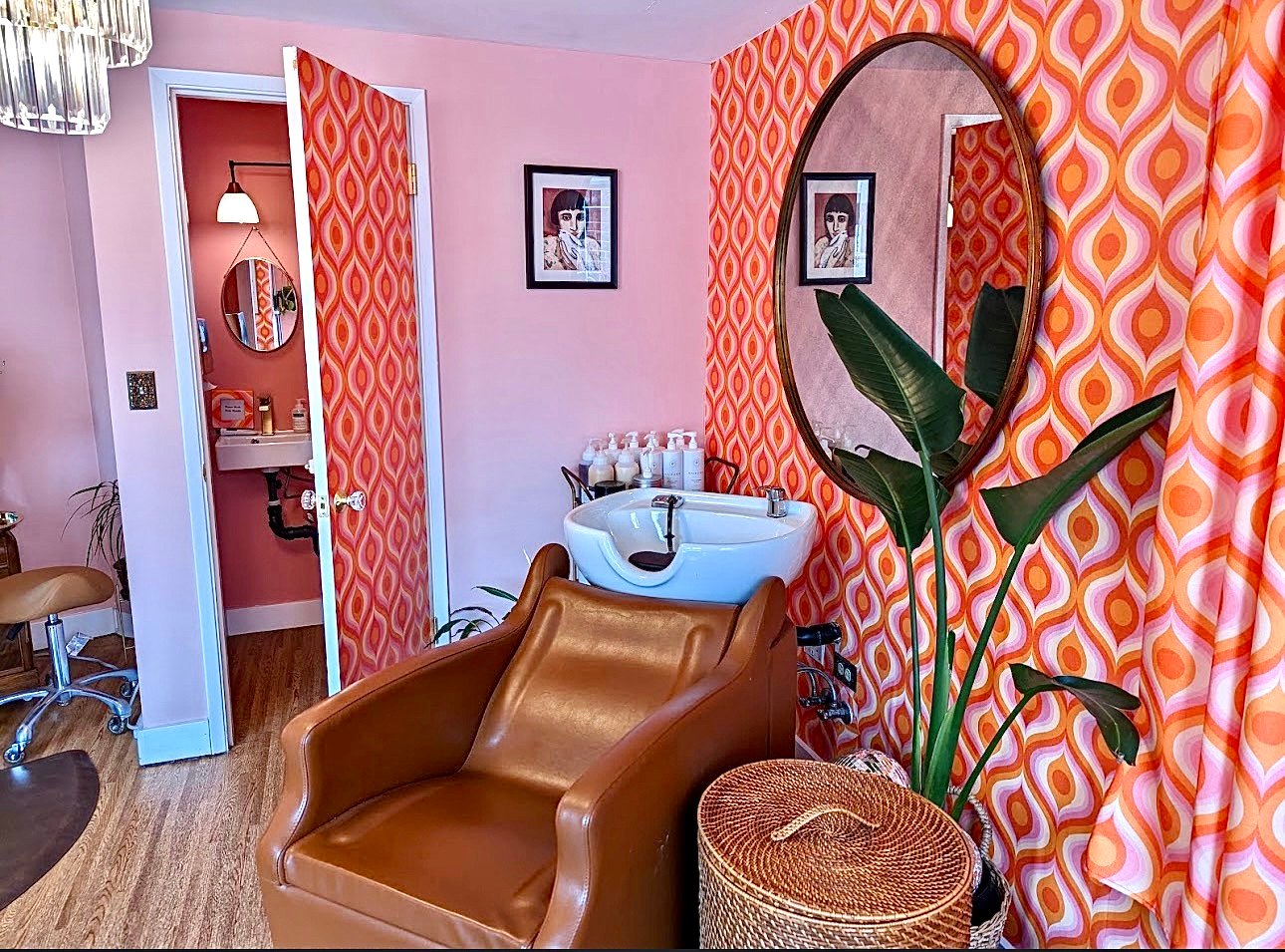 Lady Neptune Salon - Interior